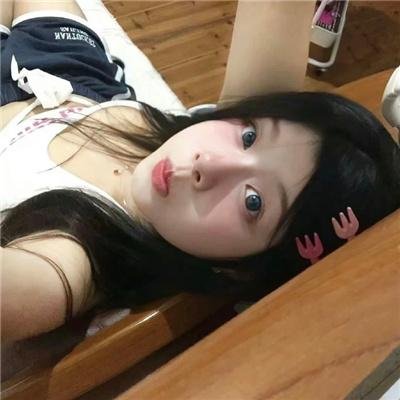严肃的男人